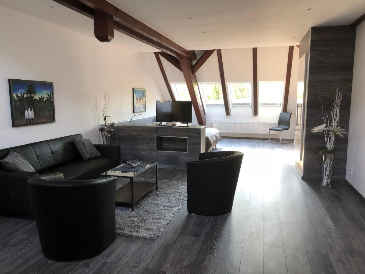 Engels Hof Wolfsbourg Extérieur photo